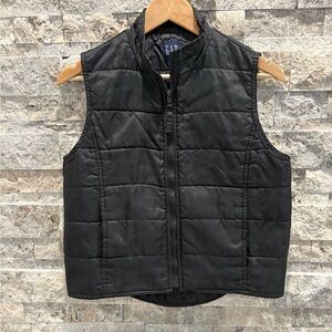 GAP women’s Black Puffer Vest size S